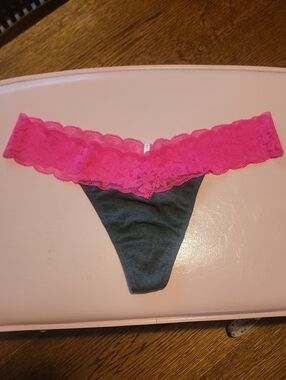 NWT Pink VS Gray And Hot Pink Thong. Size: XL